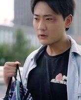 物价贬值后被女明星倒追 高清封面